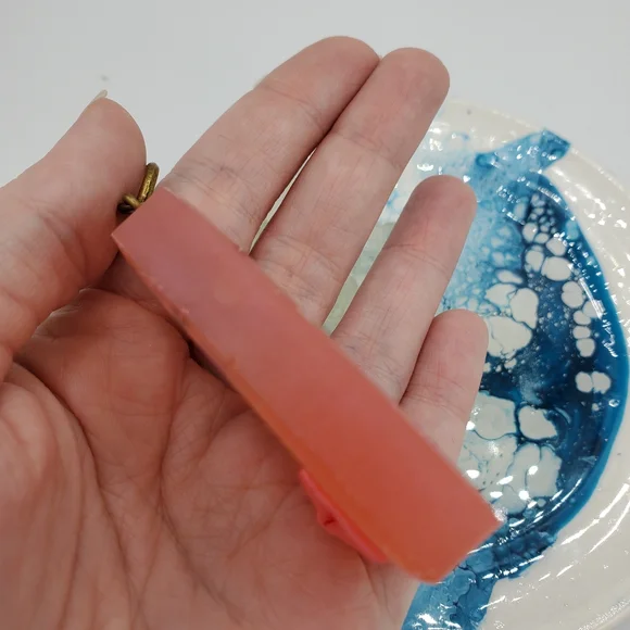 Studio Ghibli Themed Kaonashi "No Face" Resin Keychain Shaker NEW - Picture 5 of 5